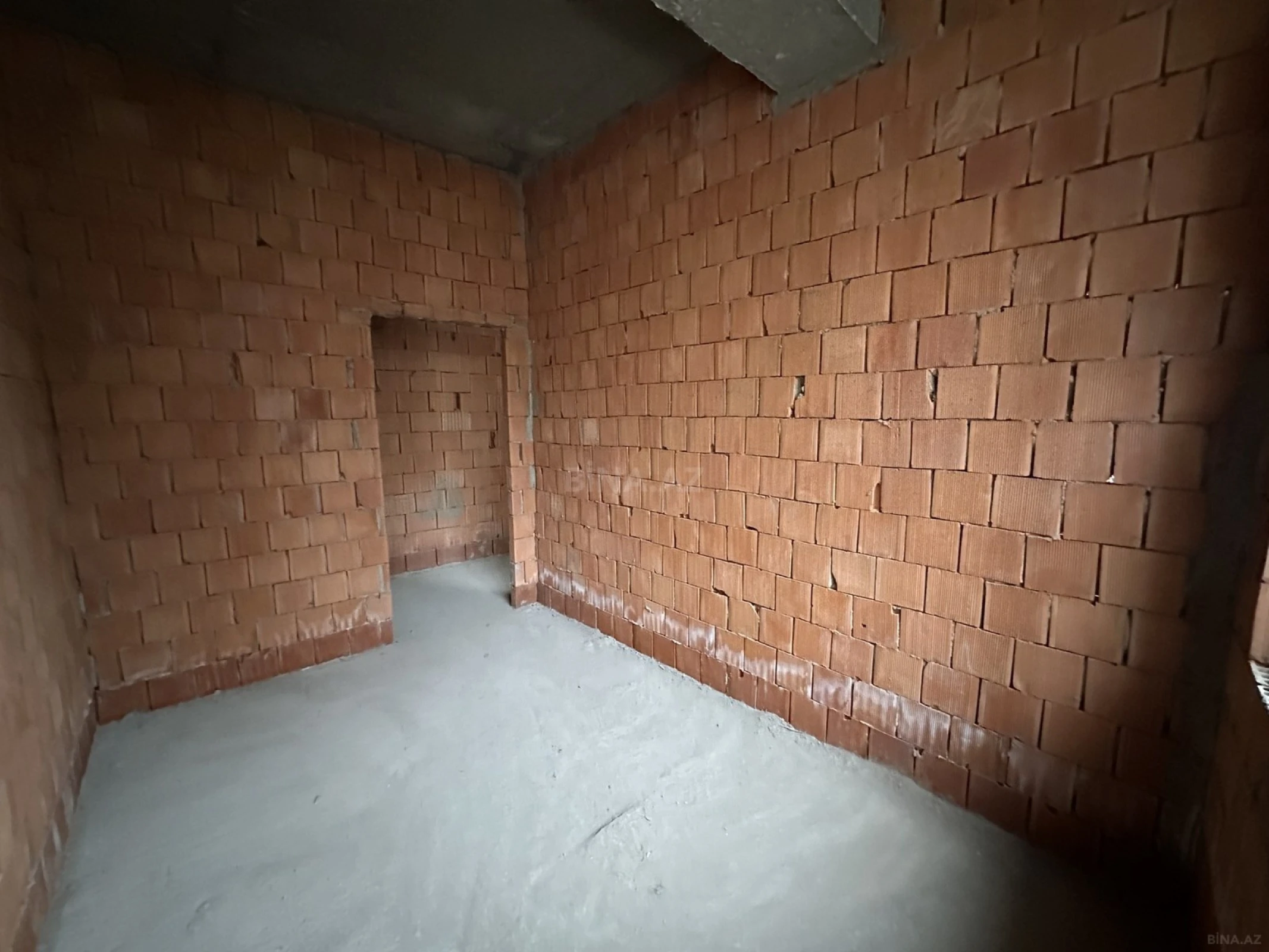 Satılır 2 otaqlı mənzil 77 m²