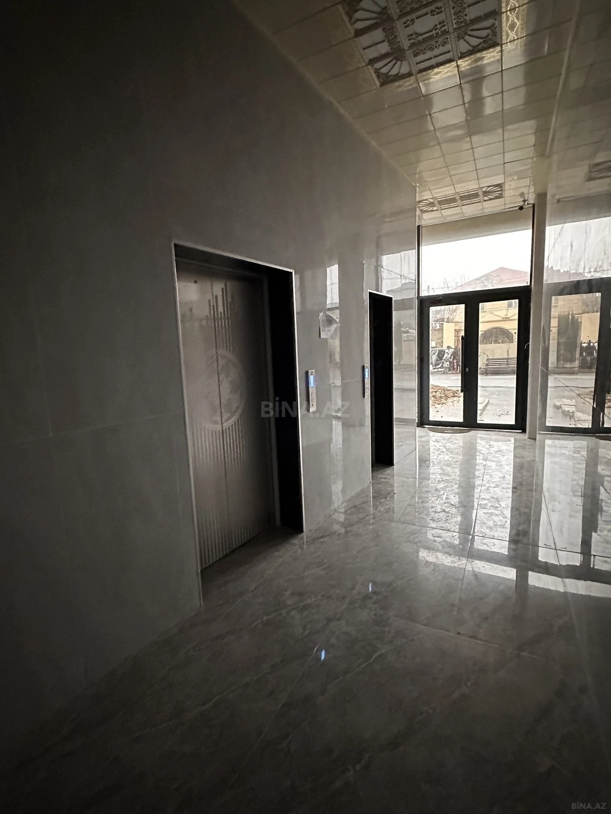 Satılır 2 otaqlı mənzil 77 m²