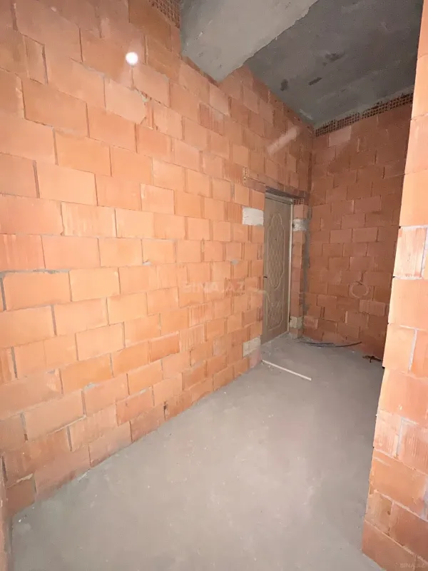 Satılır 2 otaqlı mənzil 77 m²
