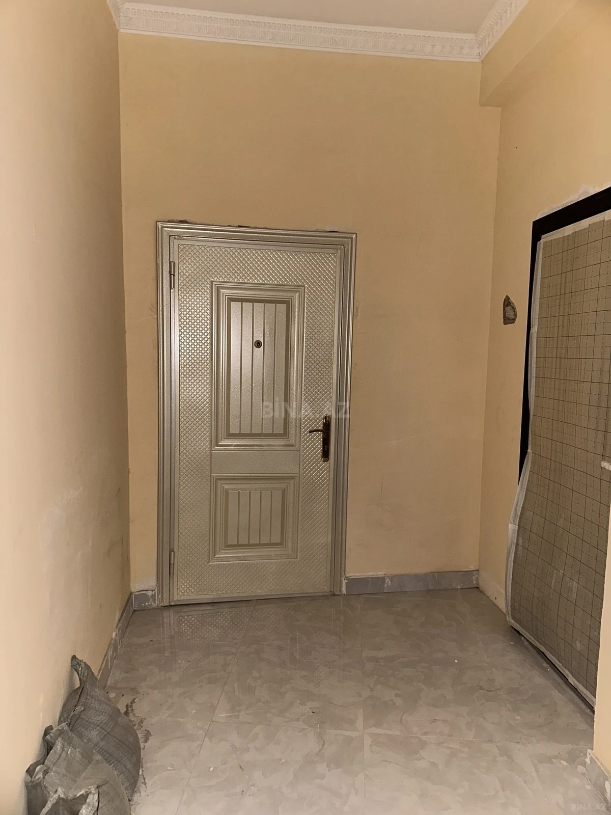 Satılır 2 otaqlı mənzil 77 m²