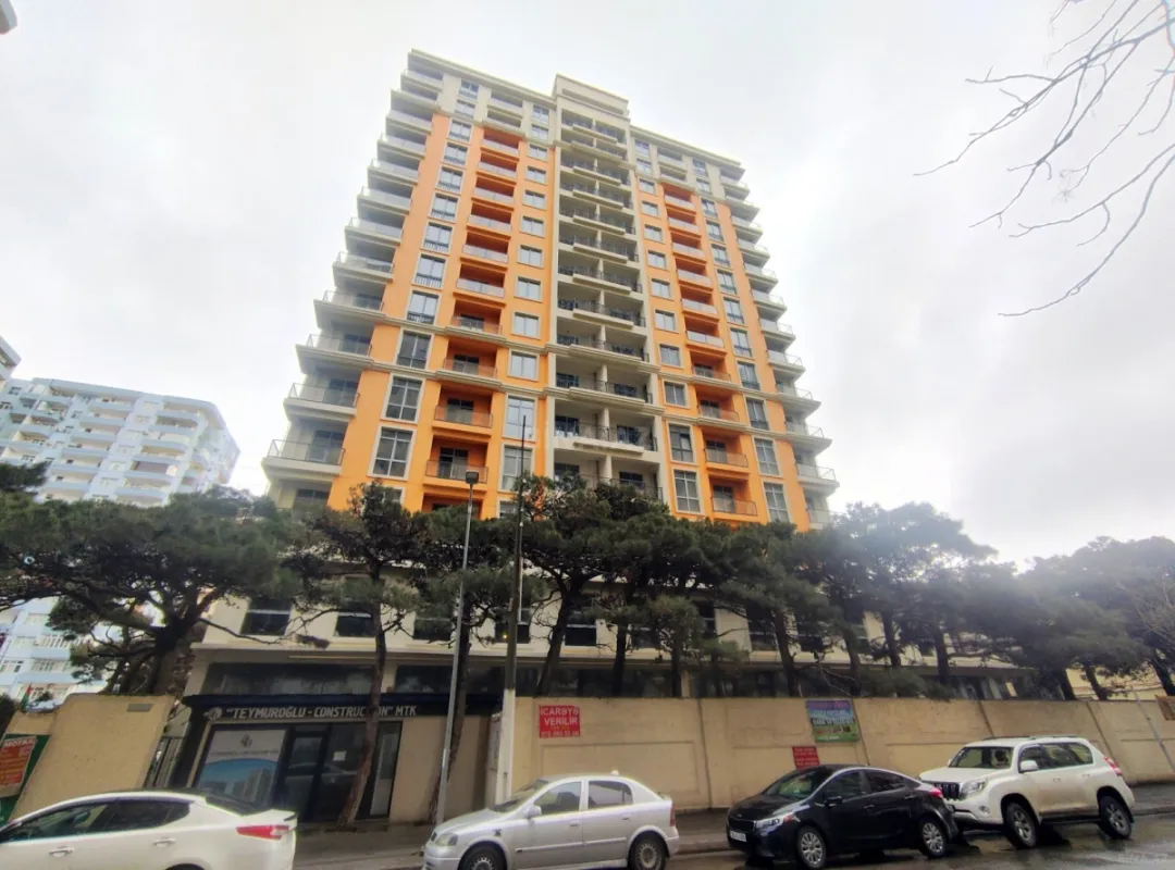 Satılır 3 otaqlı mənzil 108.6 m²