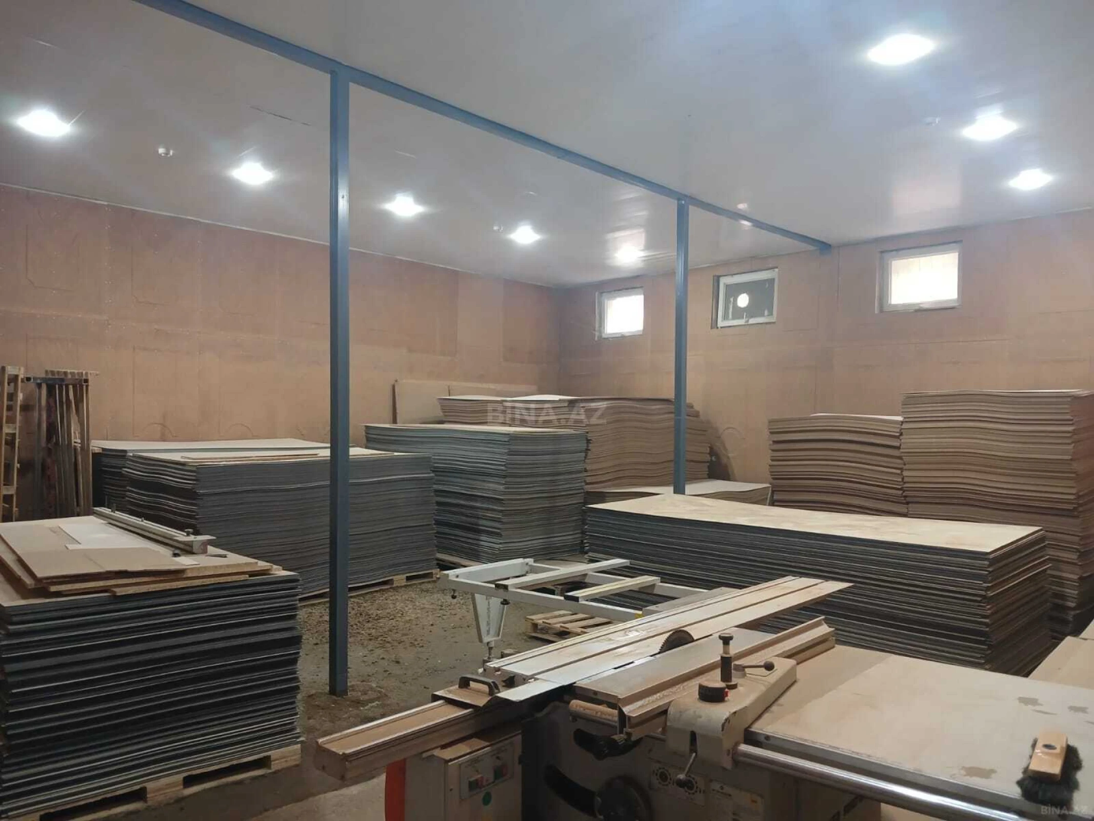 Satılır obyekt 394 m²