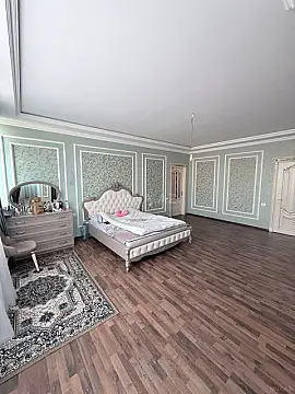 Satılır 5 otaqlı mənzil 284 m²