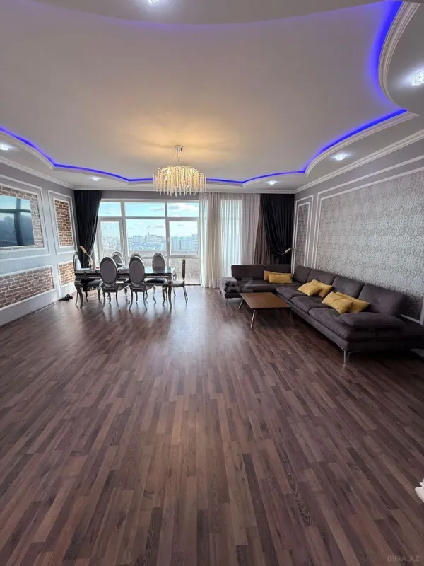 Satılır 5 otaqlı mənzil 284 m²