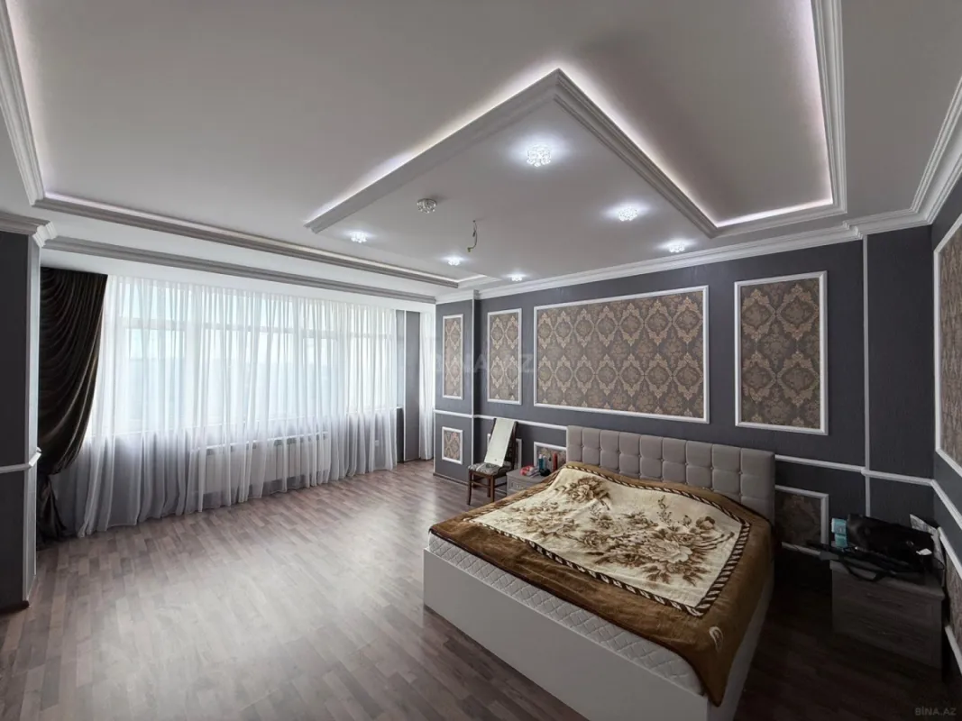 Satılır 5 otaqlı mənzil 284 m²
