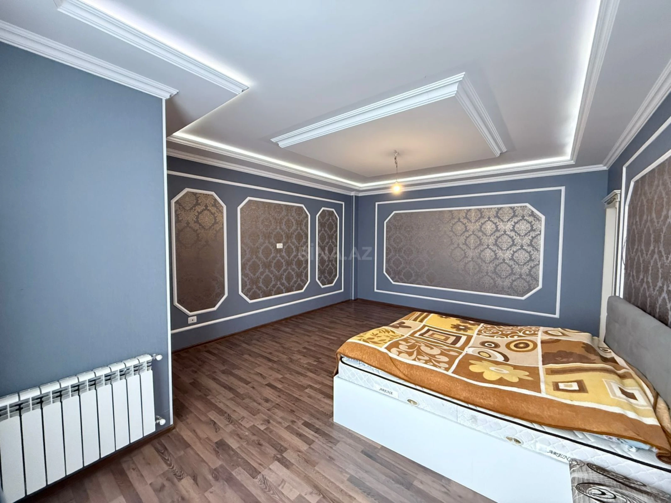 Satılır 5 otaqlı mənzil 284 m²