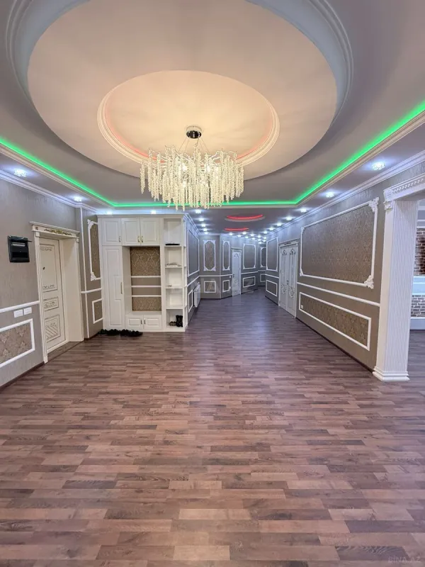 Satılır 5 otaqlı mənzil 284 m²