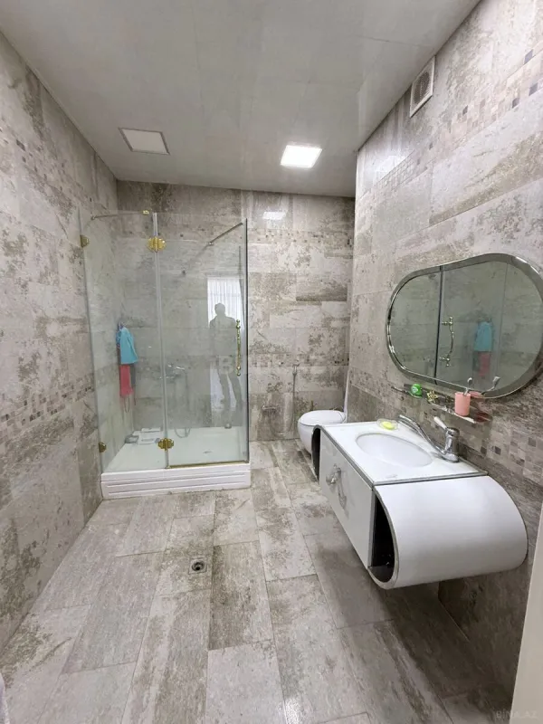 Satılır 5 otaqlı mənzil 284 m²