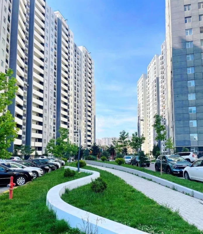 Satılır 3 otaqlı mənzil 128 m²
