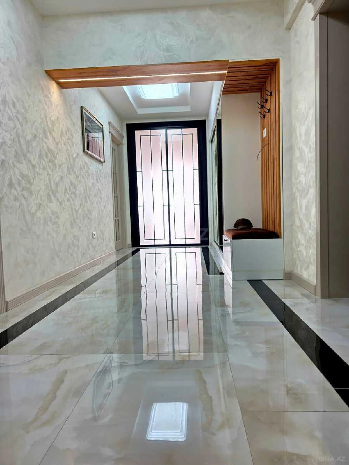 Satılır 3 otaqlı mənzil 128 m²