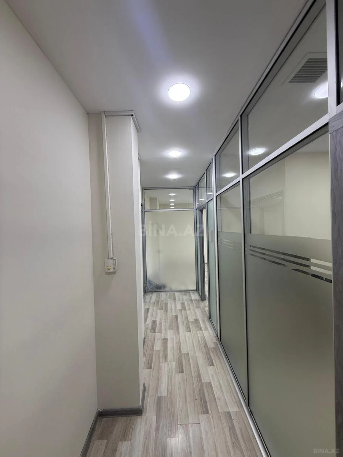 Kirayə verilir 4 otaqlı ofis 115 m²