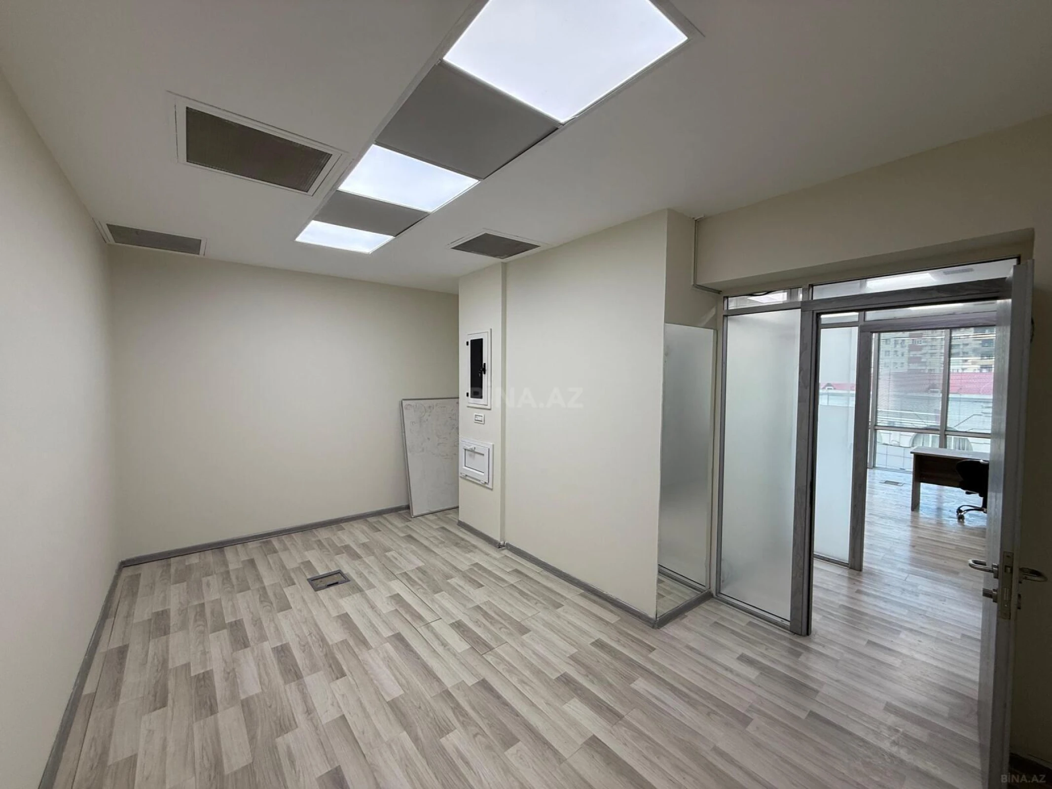 Kirayə verilir 4 otaqlı ofis 115 m²