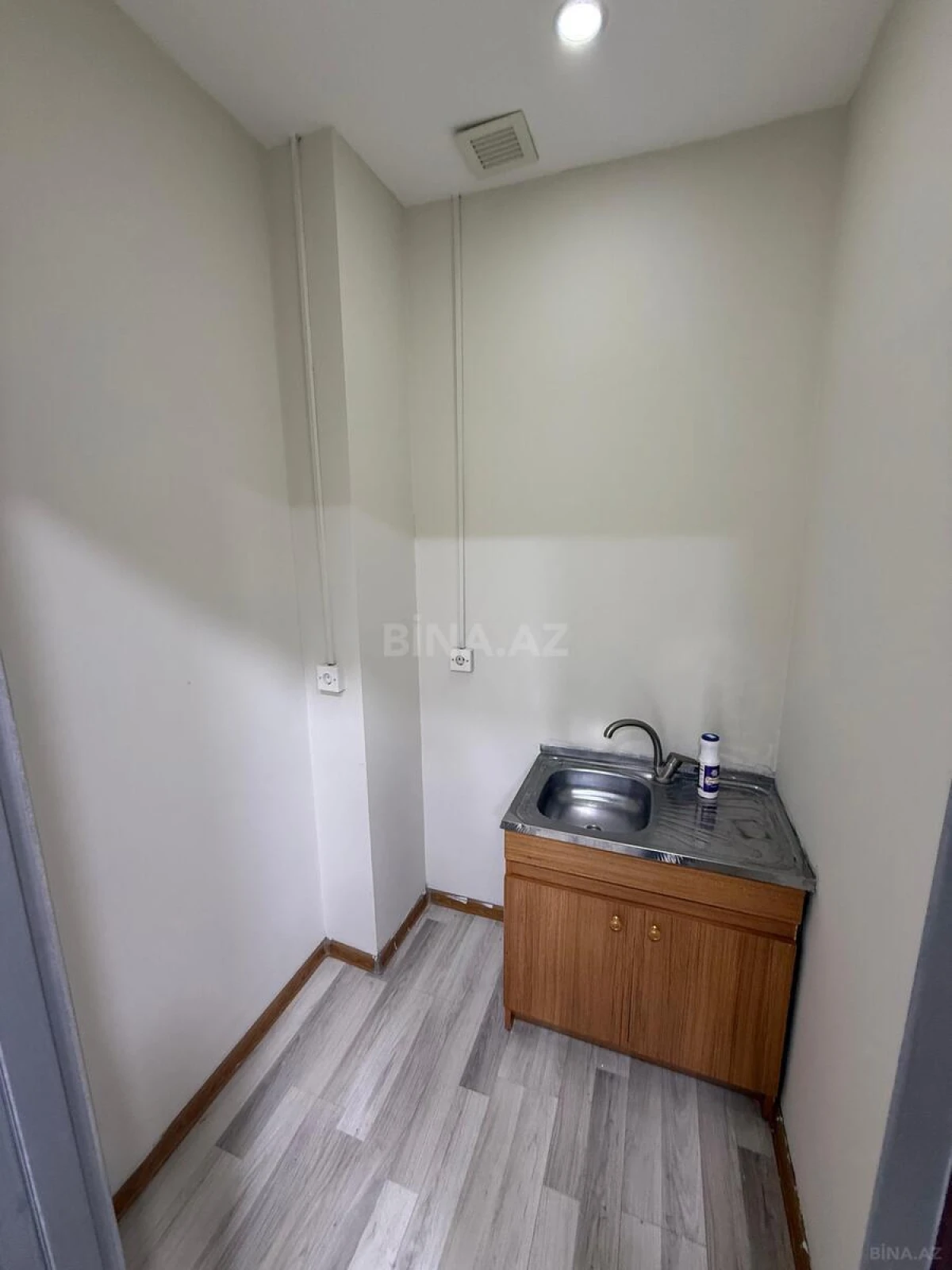 Kirayə verilir 4 otaqlı ofis 115 m²