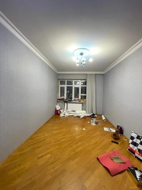 Kirayə verilir 4 otaqlı mənzil 200 m²