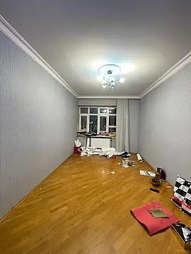 Kirayə verilir 4 otaqlı mənzil 200 m²