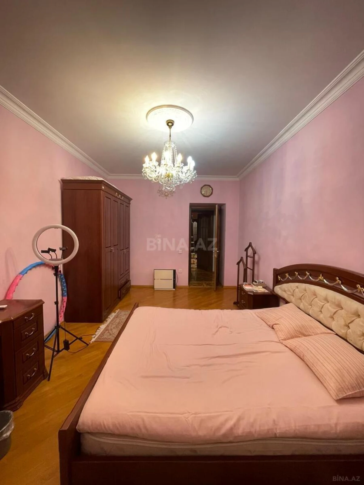 Kirayə verilir 4 otaqlı mənzil 200 m²