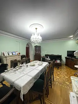 Kirayə verilir 4 otaqlı mənzil 200 m²