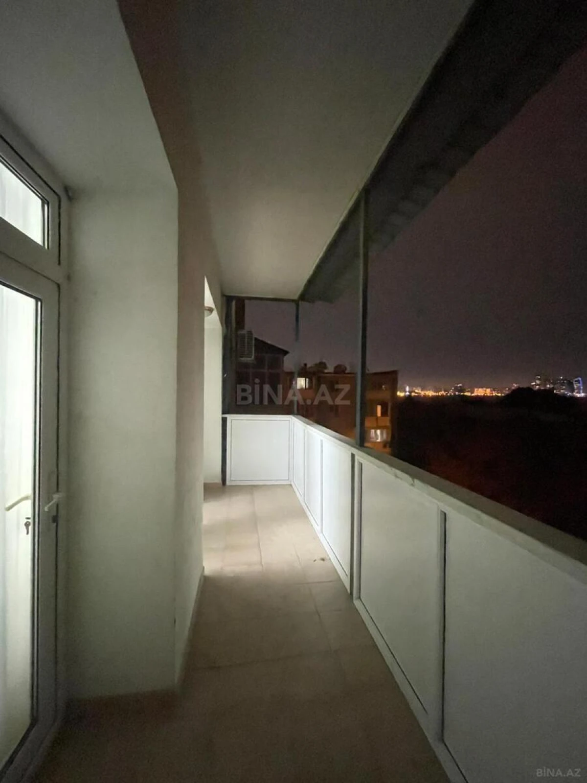 Kirayə verilir 4 otaqlı mənzil 200 m²