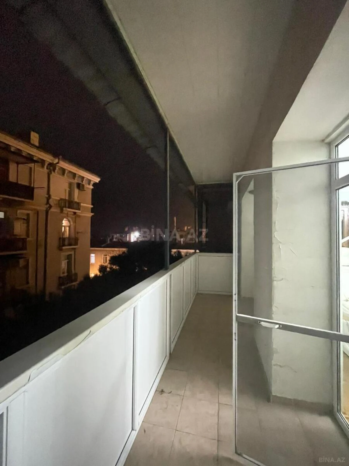 Kirayə verilir 4 otaqlı mənzil 200 m²