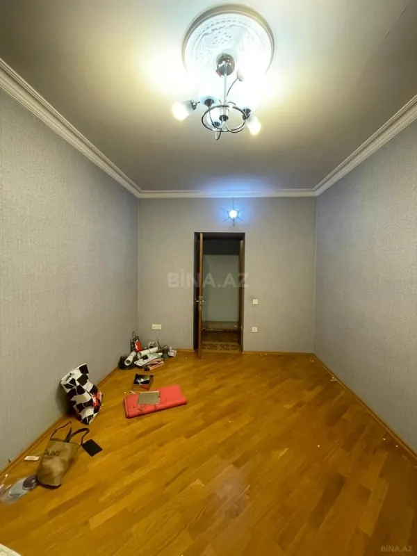 Kirayə verilir 4 otaqlı mənzil 200 m²