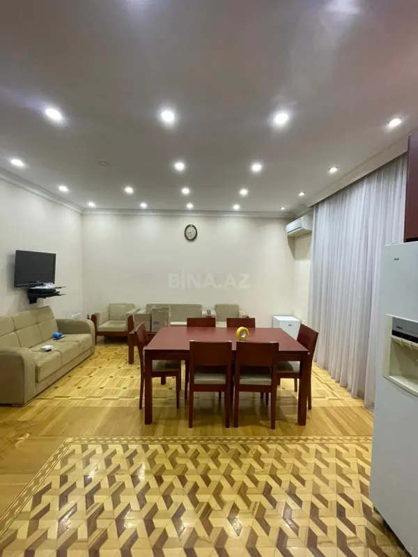 Kirayə verilir 4 otaqlı mənzil 200 m²