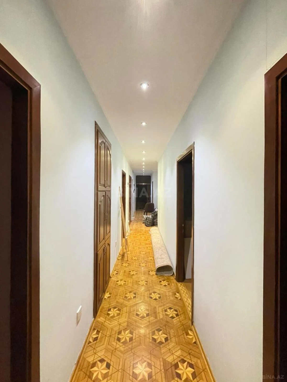 Kirayə verilir 4 otaqlı mənzil 200 m²