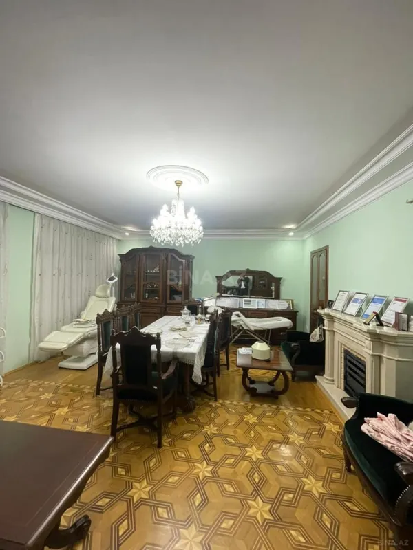 Kirayə verilir 4 otaqlı mənzil 200 m²