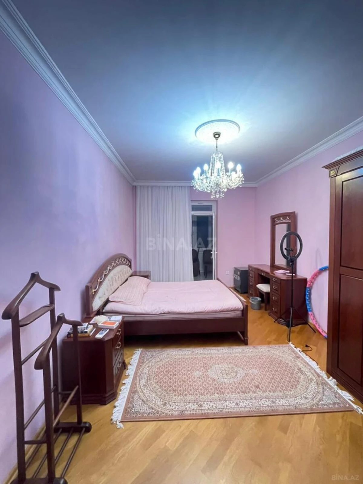 Kirayə verilir 4 otaqlı mənzil 200 m²