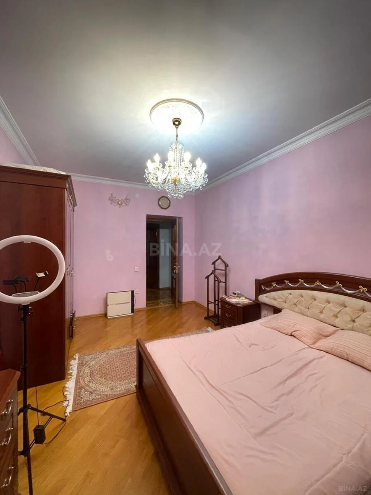 Kirayə verilir 4 otaqlı mənzil 200 m²