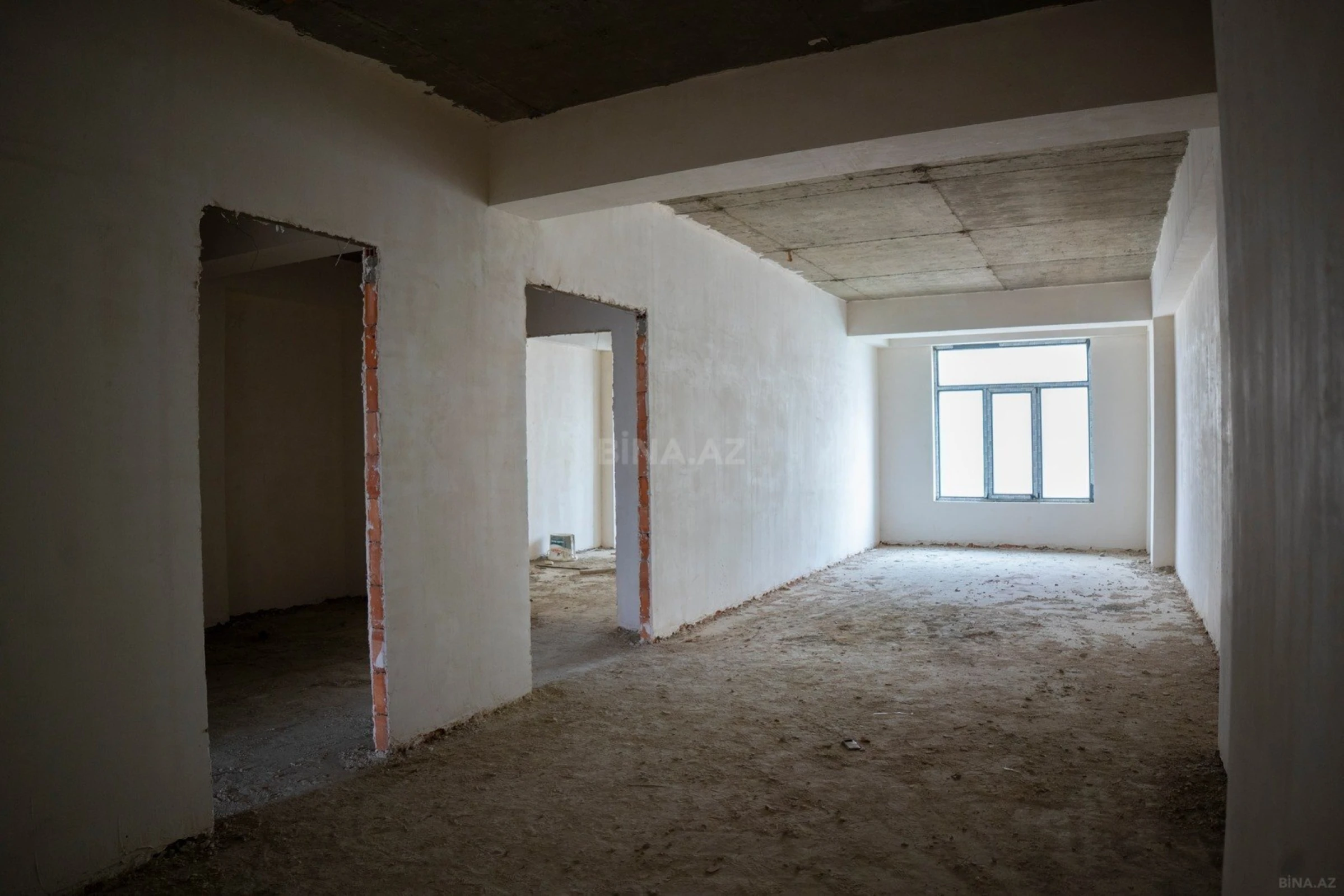 Satılır 4 otaqlı mənzil 171 m²