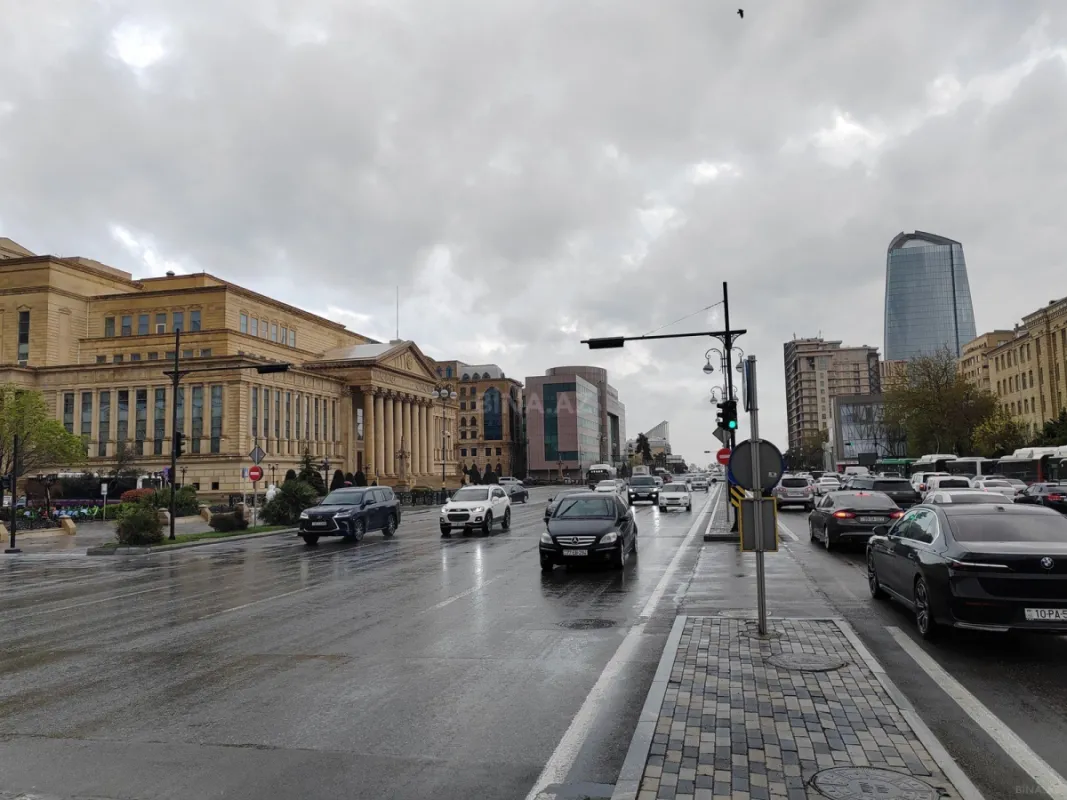 Satılır 4 otaqlı mənzil 171 m²