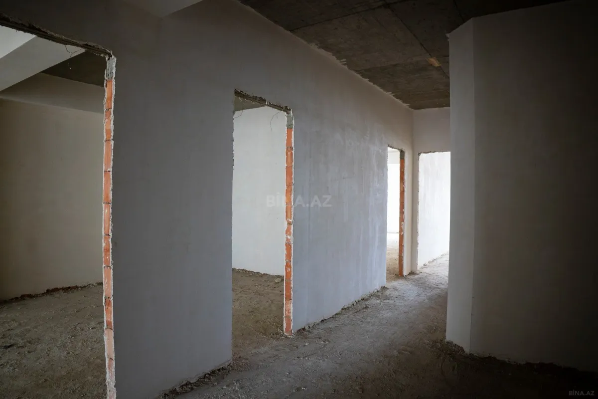 Satılır 4 otaqlı mənzil 171 m²