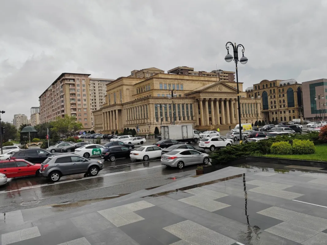 Satılır 4 otaqlı mənzil 171 m²