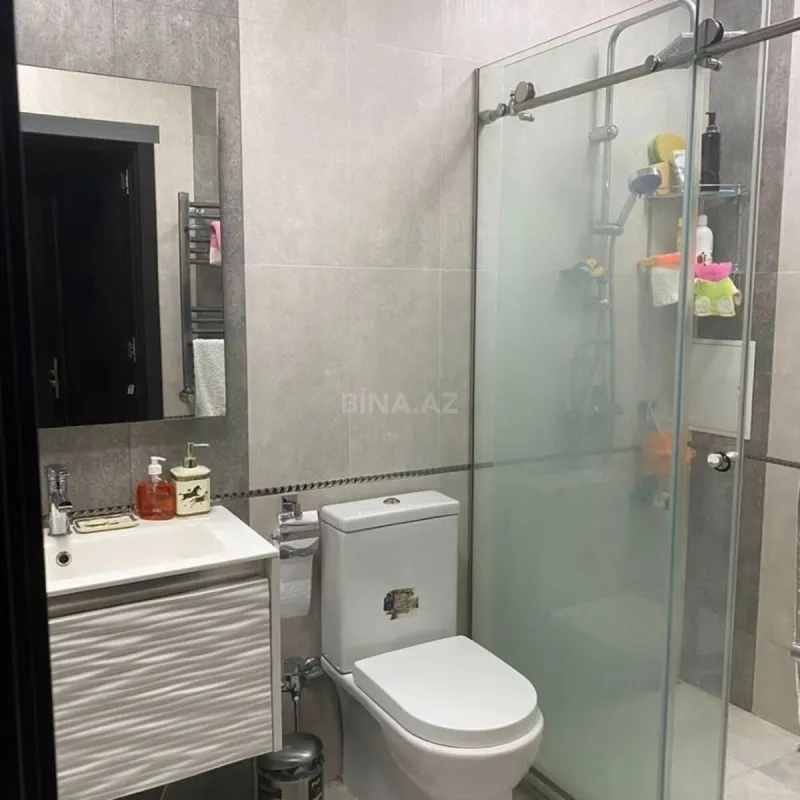 Kirayə verilir 2 otaqlı mənzil 68 m²