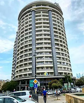 Satılır 3 otaqlı mənzil 125 m²