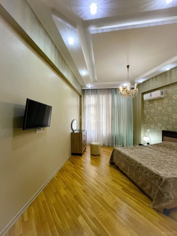 Satılır 3 otaqlı mənzil 125 m²