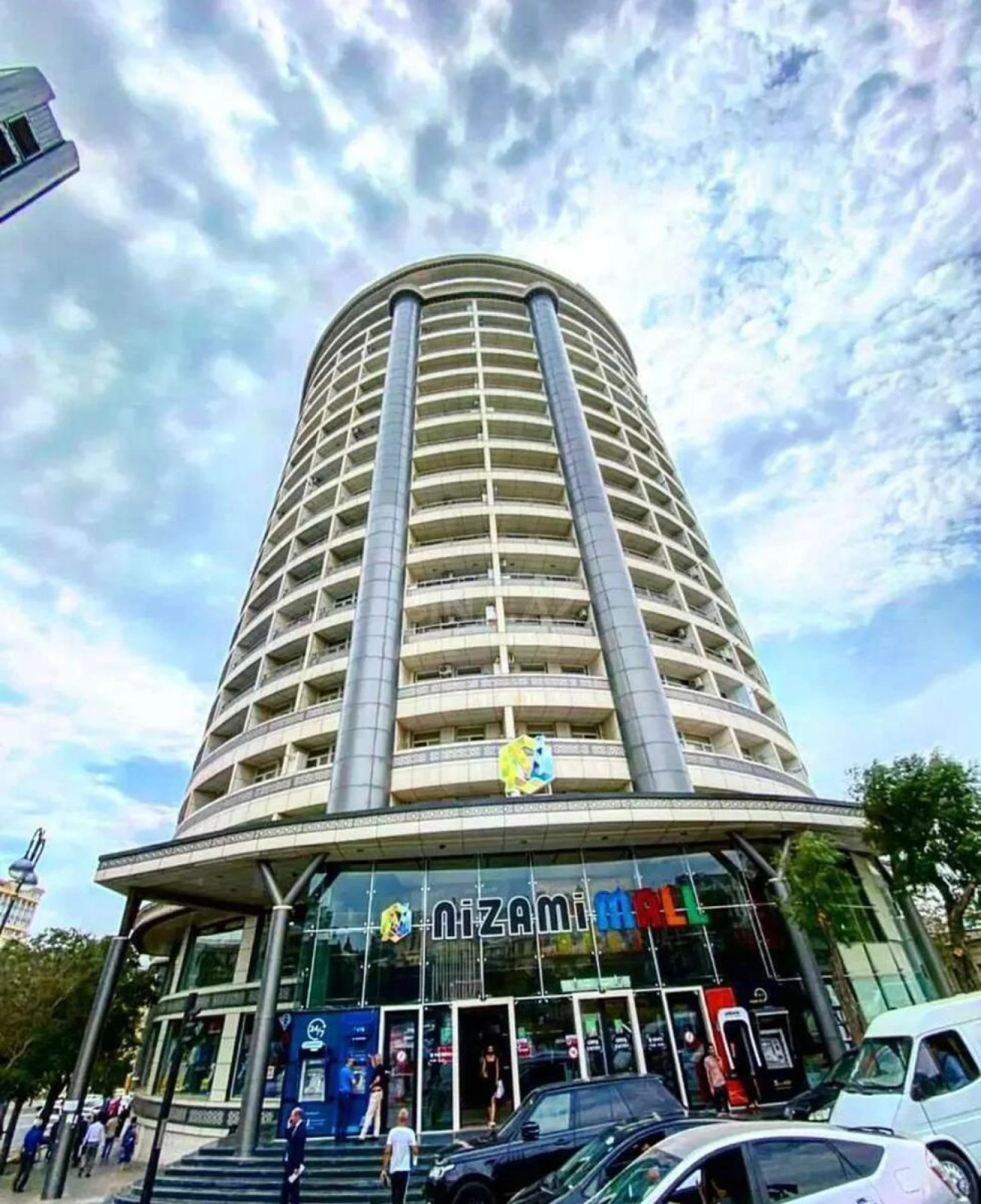 Satılır 3 otaqlı mənzil 125 m²