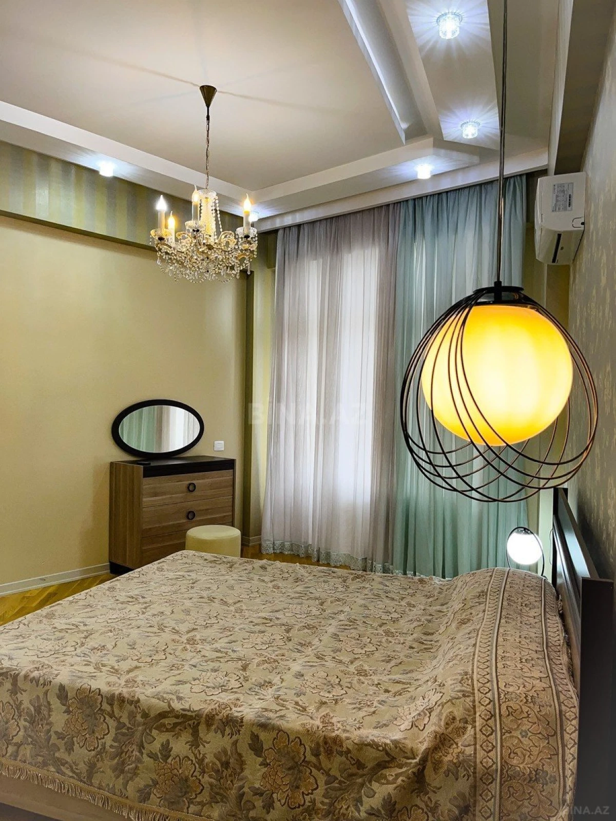 Satılır 3 otaqlı mənzil 125 m²