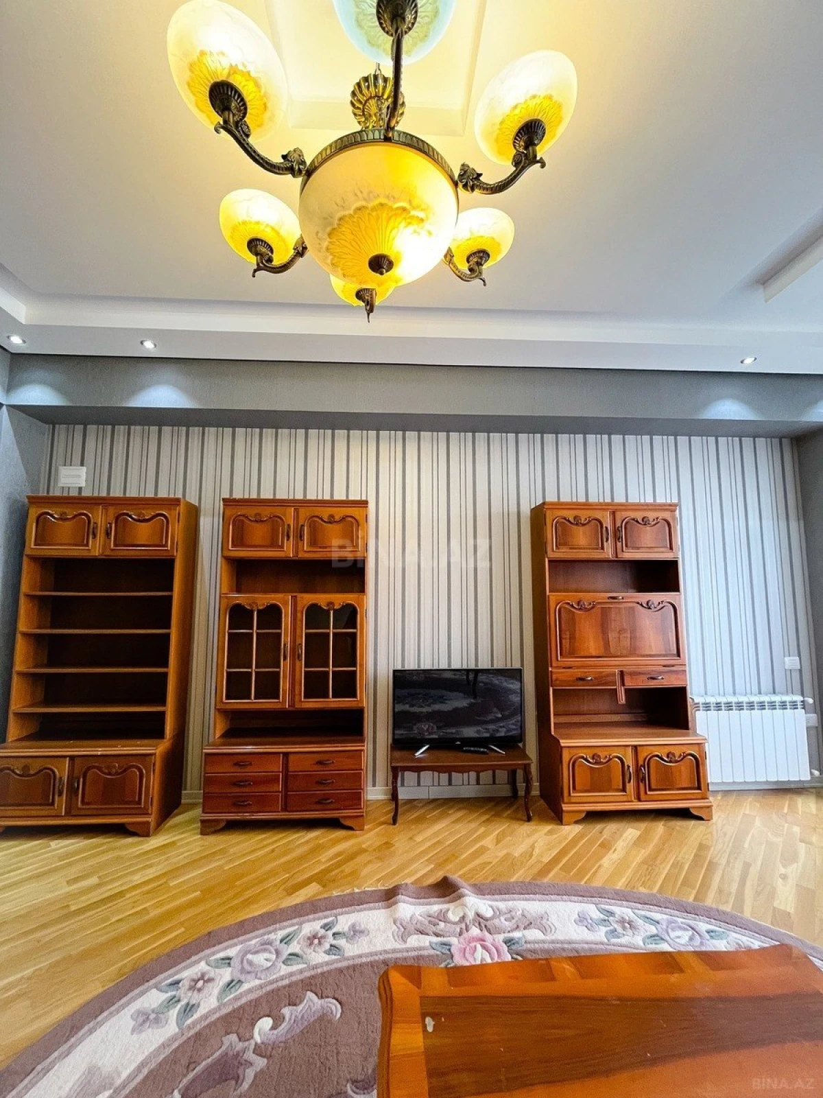 Satılır 3 otaqlı mənzil 125 m²