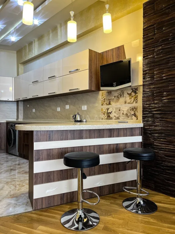 Satılır 3 otaqlı mənzil 125 m²