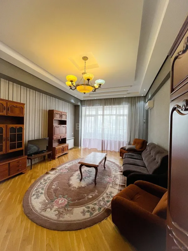 Satılır 3 otaqlı mənzil 125 m²
