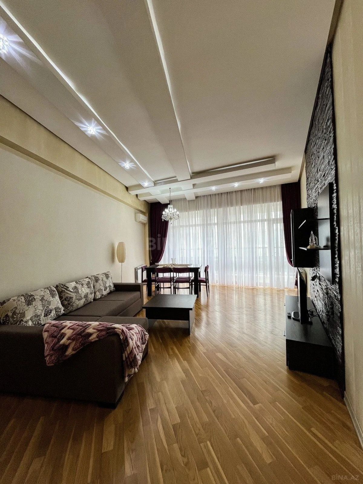 Satılır 3 otaqlı mənzil 125 m²
