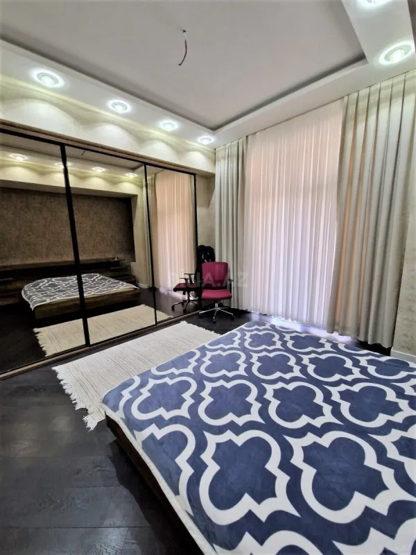 Kirayə verilir 3 otaqlı mənzil 150 m²