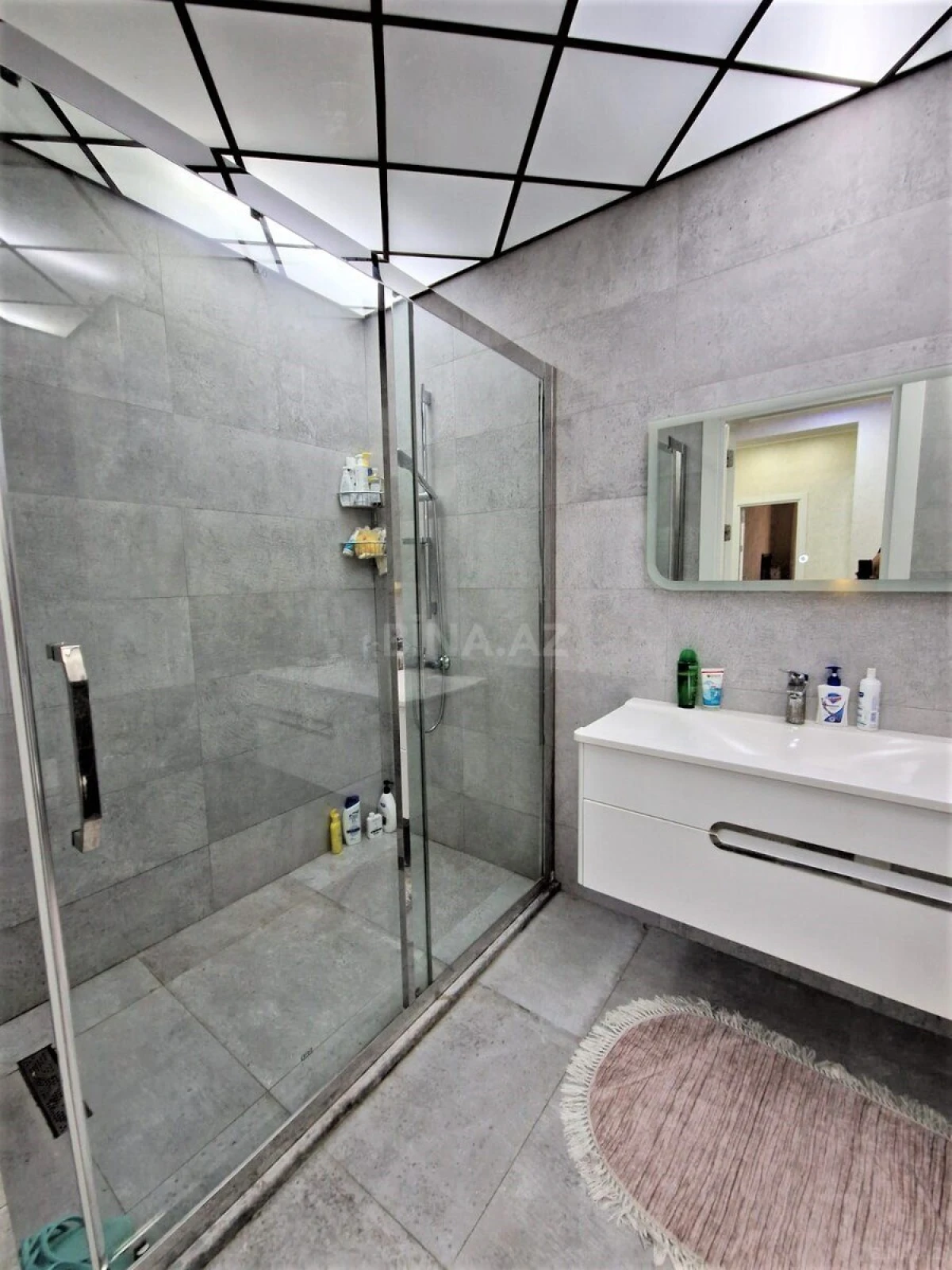 Kirayə verilir 3 otaqlı mənzil 150 m²