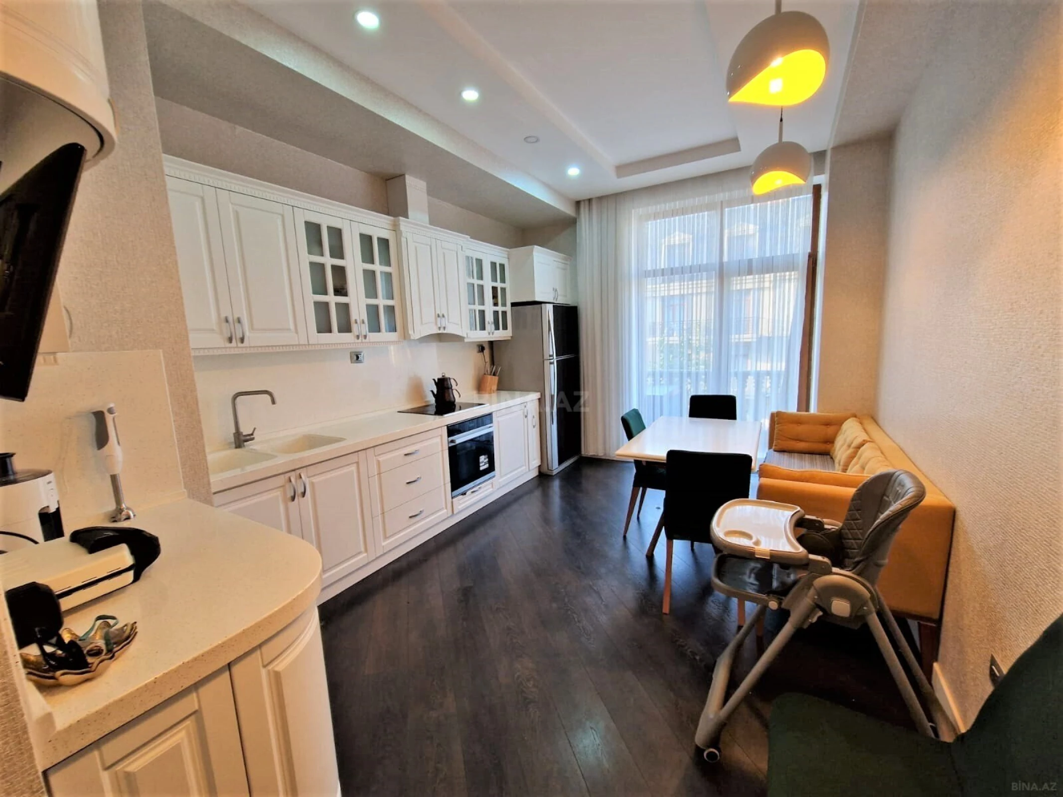 Kirayə verilir 3 otaqlı mənzil 150 m²