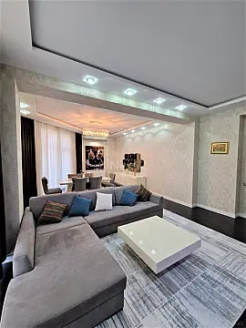 Kirayə verilir 3 otaqlı mənzil 150 m²