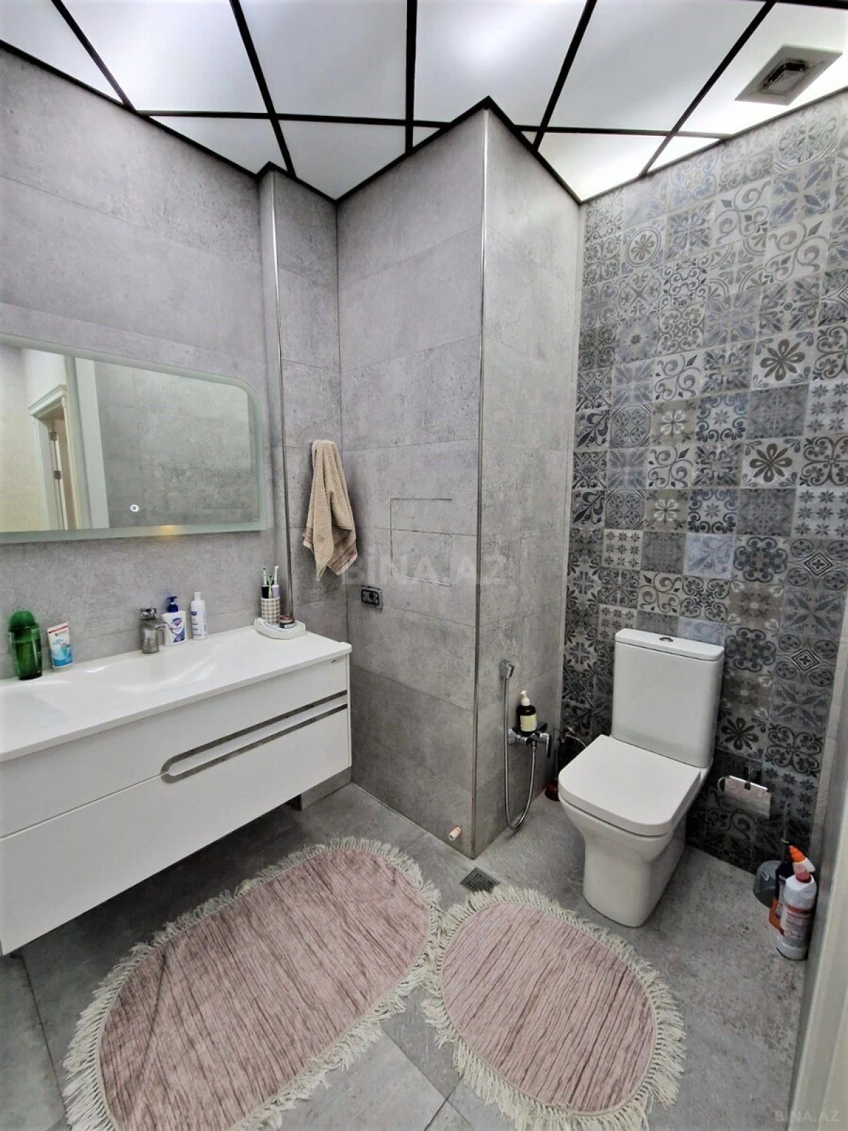 Kirayə verilir 3 otaqlı mənzil 150 m²