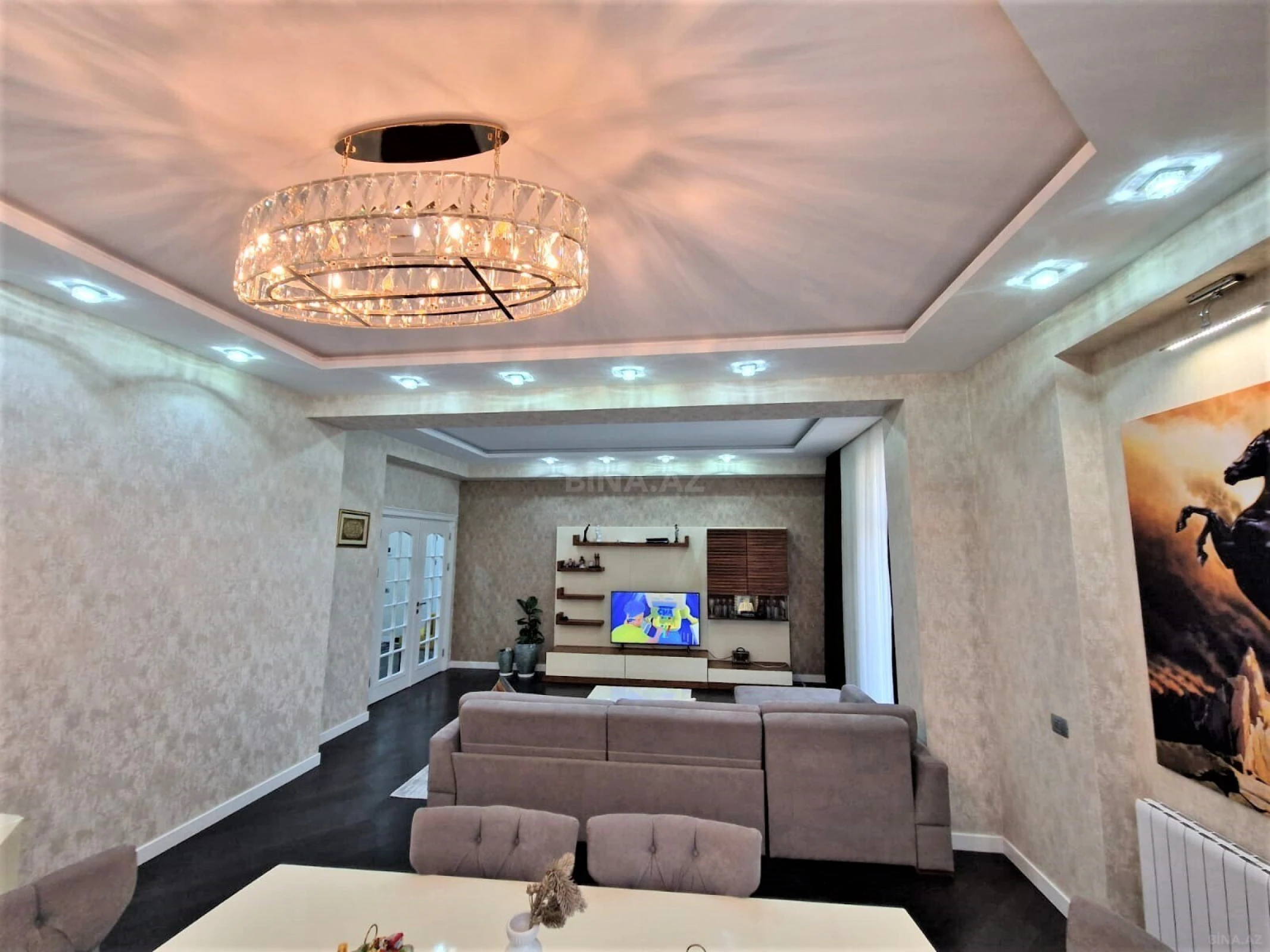 Kirayə verilir 3 otaqlı mənzil 150 m²