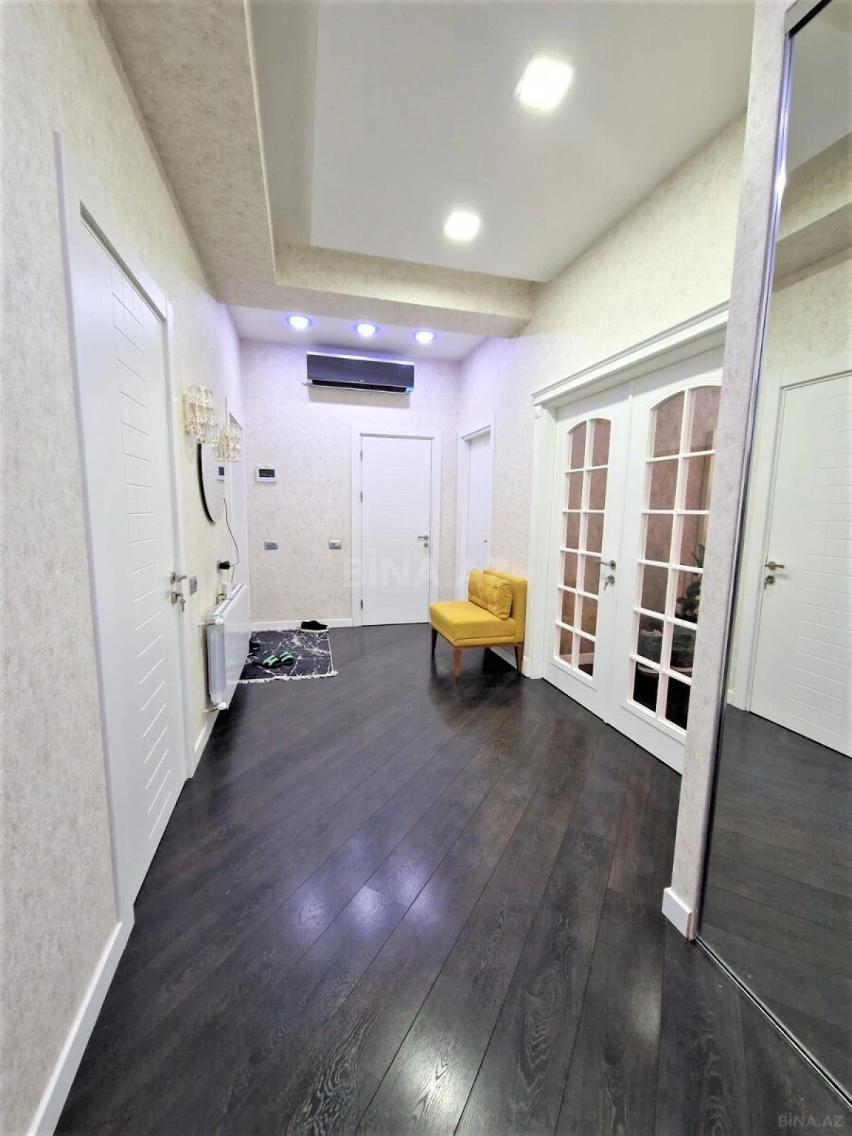 Kirayə verilir 3 otaqlı mənzil 150 m²