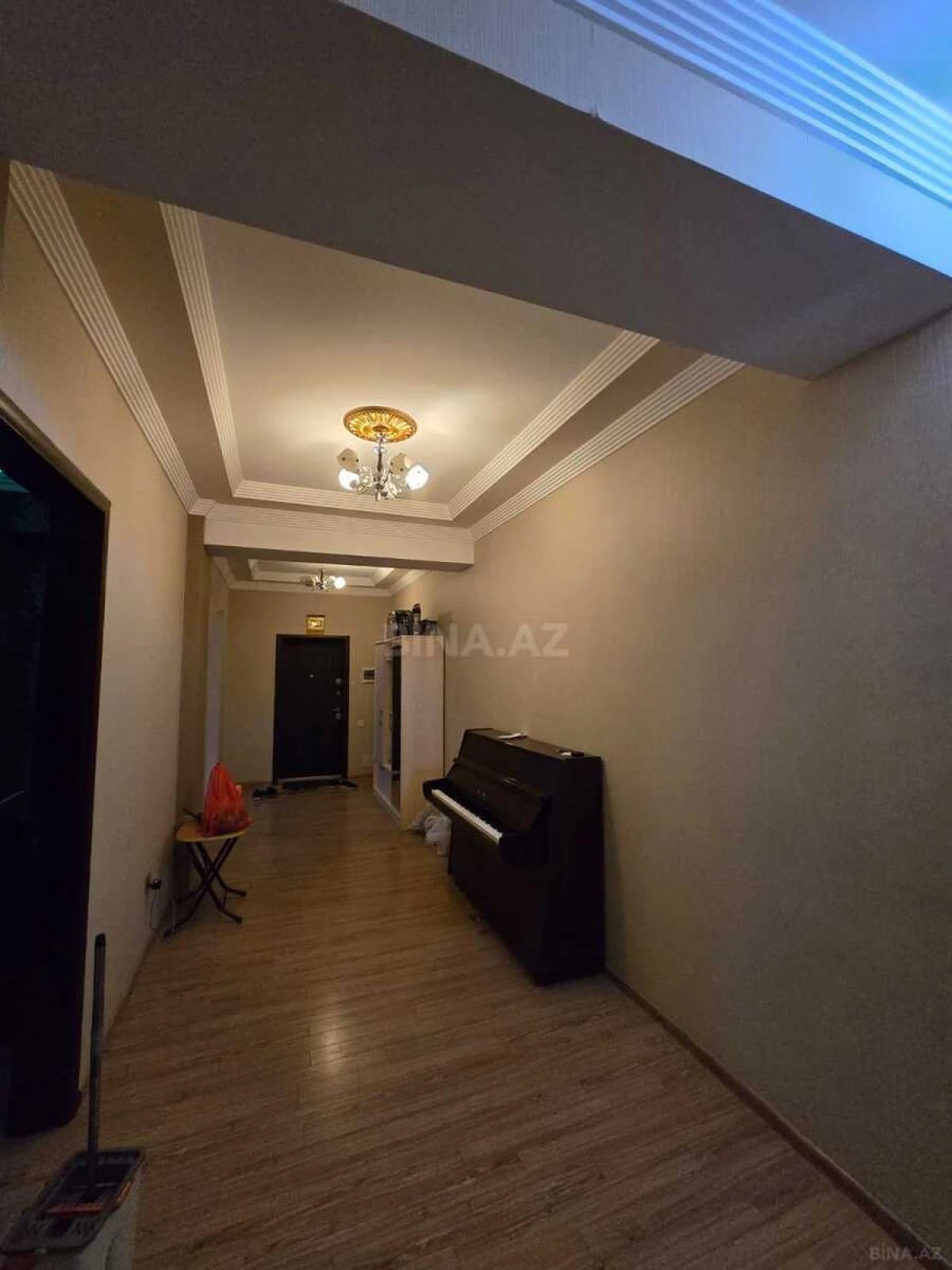 Satılır 3 otaqlı mənzil 137 m²